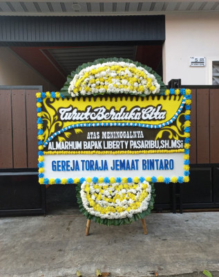 Papan Bunga Duka di Sarmi Timur